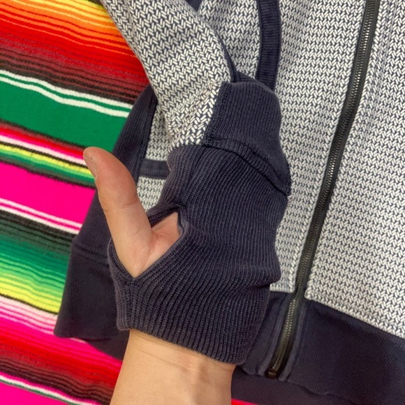 VTG Lululemon Scuba Hoodie Womens 10 Full Zip Rare Pattern Print Thumb Holes Y2K - Picture 4 of 8